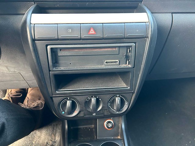 Volkswagen - 2006 - fox - 1.4 trendline - 37-sg-hs - afbeelding 2 van  10