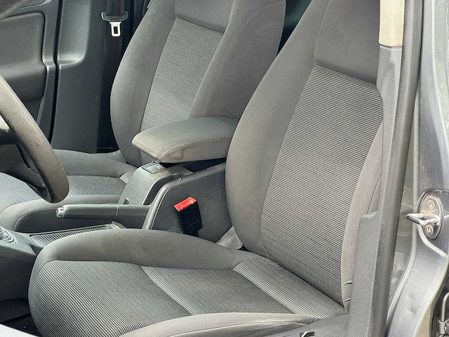 Volkswagen - 2006 - golf - 1.6 turijn - personenauto - afbeelding 2 van  19