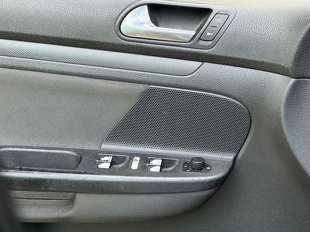 Volkswagen - 2006 - golf - 1.6 turijn - personenauto - afbeelding 5 van  19