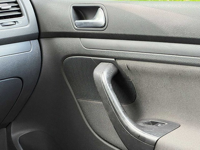 Volkswagen - 2006 - golf - 1.6 turijn - personenauto - afbeelding 8 van  19
