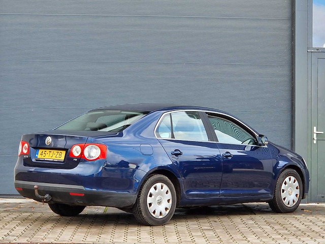 Volkswagen - 2006 - jetta - 1.6 fsi comfortline - 45-tj-zb - afbeelding 17 van  21