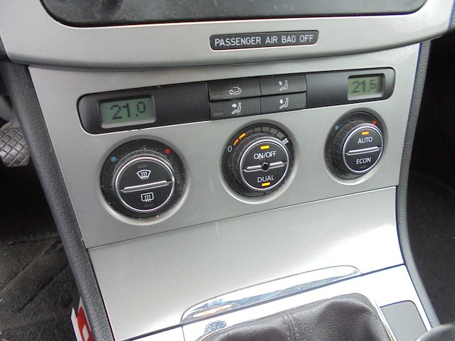 Volkswagen - 2006 - passat - 2.0 fsi comfortline - 54-sk-hh - afbeelding 2 van  6