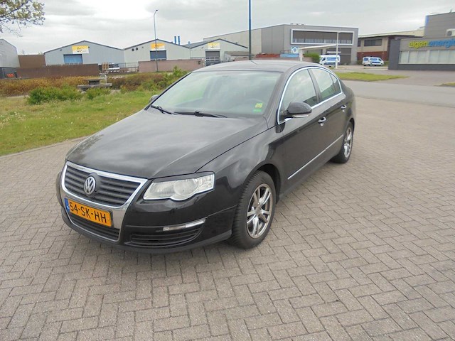 Volkswagen - 2006 - passat - 2.0 fsi comfortline - 54-sk-hh - afbeelding 1 van  6