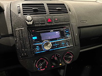Volkswagen - 2006 - polo - 1.2-12v trendline 86-zkz-5 - afbeelding 6 van  16