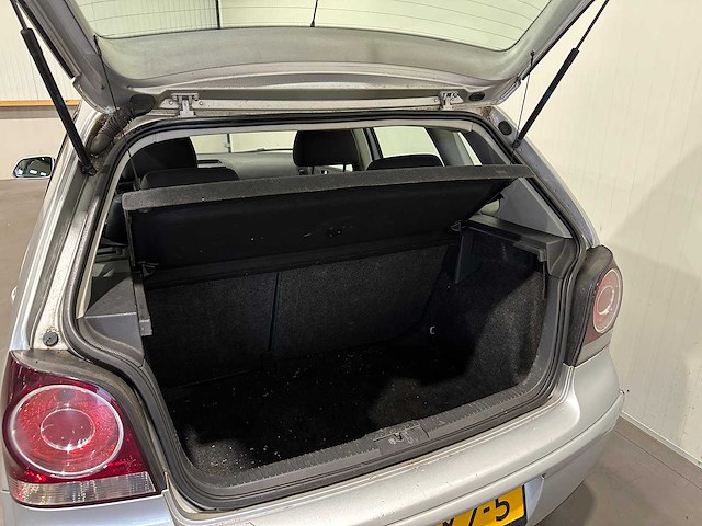 Volkswagen - 2006 - polo - 1.2-12v trendline 86-zkz-5 - afbeelding 8 van  16