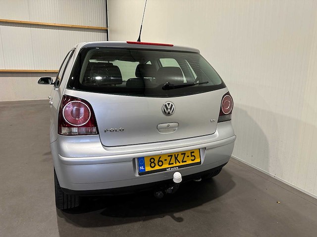 Volkswagen - 2006 - polo - 1.2-12v trendline 86-zkz-5 - afbeelding 11 van  16