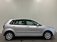 Volkswagen - 2006 - polo - 1.2-12v trendline 86-zkz-5 - afbeelding 13 van  16