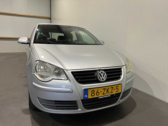 Volkswagen - 2006 - polo - 1.2-12v trendline 86-zkz-5 - afbeelding 15 van  16