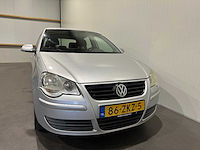 Volkswagen - 2006 - polo - 1.2-12v trendline 86-zkz-5 - afbeelding 15 van  16