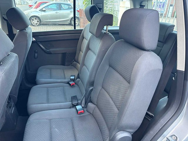 Volkswagen - 2006 - touran - 1.6-16v fsi 7 persoons - personenauto - afbeelding 3 van  15