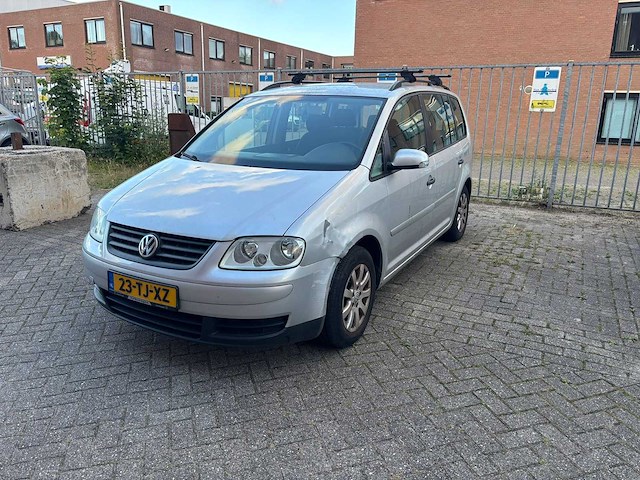 Volkswagen - 2006 - touran - 1.6-16v fsi 7 persoons - personenauto - afbeelding 1 van  15