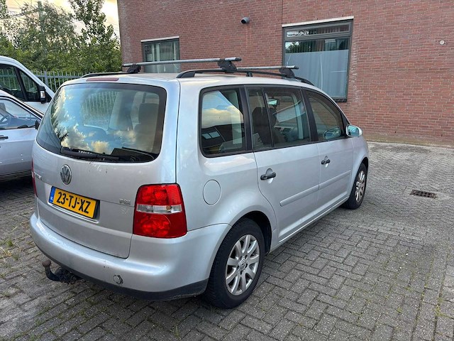 Volkswagen - 2006 - touran - 1.6-16v fsi 7 persoons - personenauto - afbeelding 11 van  15