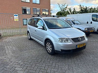 Volkswagen - 2006 - touran - 1.6-16v fsi 7 persoons - personenauto - afbeelding 13 van  15