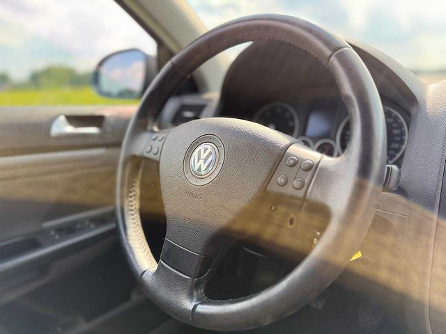 Volkswagen - 2007 - jetta - 1.6 trendline bns - 37-xh-bl - afbeelding 2 van  13