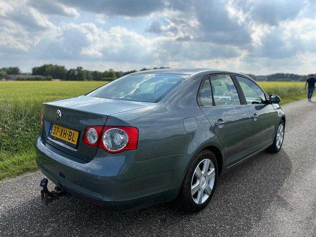 Volkswagen - 2007 - jetta - 1.6 trendline bns - 37-xh-bl - afbeelding 9 van  13