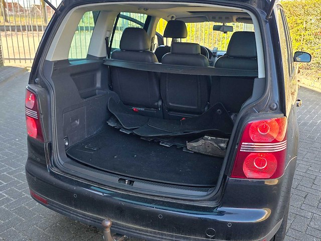 Volkswagen - 2007 - touran - 1.4 tsi highl. bns - 35-nrs-1 - afbeelding 8 van  10