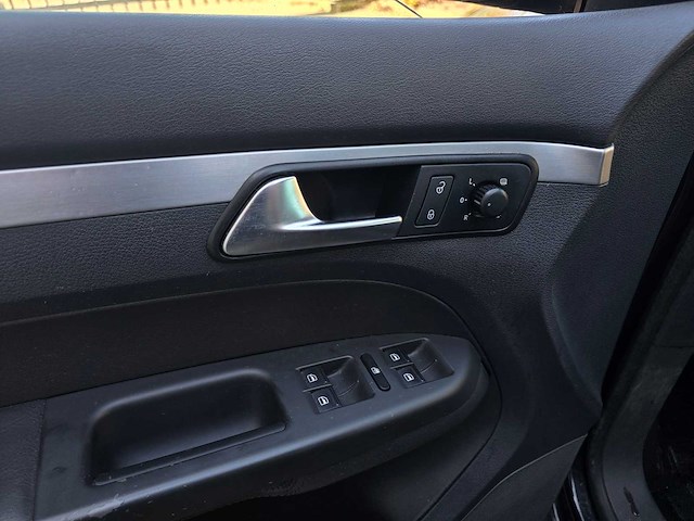 Volkswagen - 2007 - touran - 1.4 tsi highl. bns - 35-nrs-1 - afbeelding 14 van  16