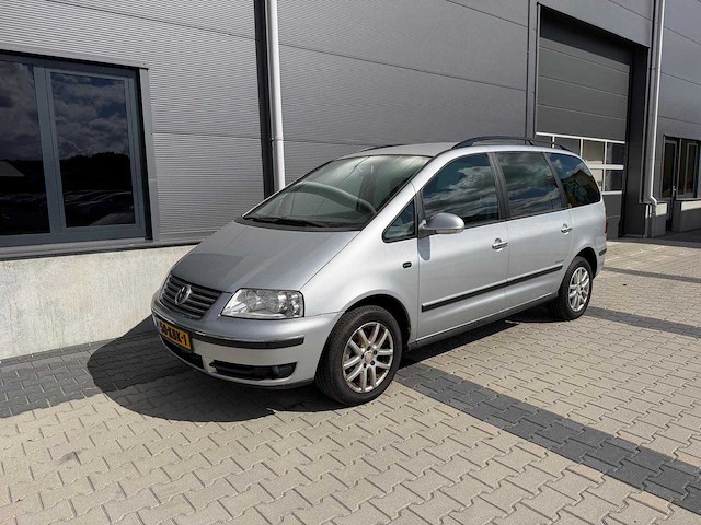Volkswagen - 2008 - sharan - 1.9 tdi trendline - personenauto - afbeelding 1 van  26