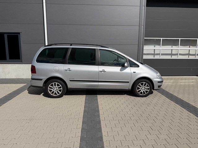 Volkswagen - 2008 - sharan - 1.9 tdi trendline - personenauto - afbeelding 21 van  26