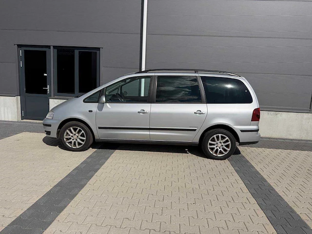 Volkswagen - 2008 - sharan - 1.9 tdi trendline - personenauto - afbeelding 12 van  26