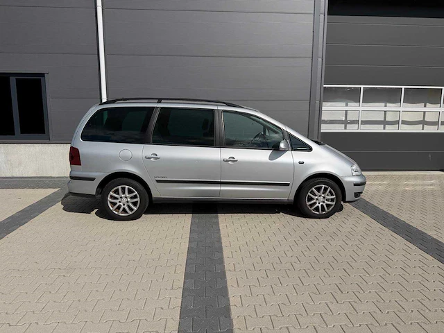 Volkswagen - 2008 - sharan - 1.9 tdi trendline - personenauto - afbeelding 21 van  26