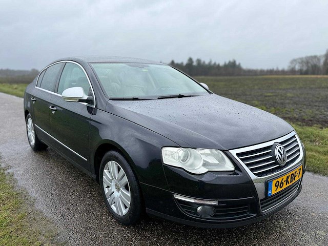 Volkswagen - 2009 - passat - 1.4 tsi highl. bluem - 96-kbf-7 - afbeelding 10 van  16