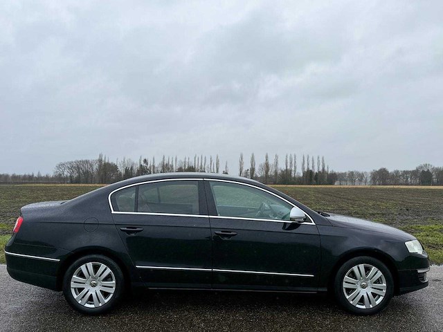 Volkswagen - 2009 - passat - 1.4 tsi highl. bluem - 96-kbf-7 - afbeelding 11 van  16