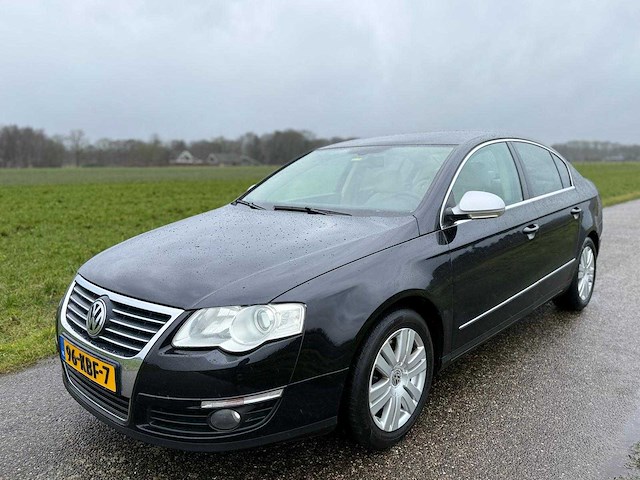 Volkswagen - 2009 - passat - 1.4 tsi highl. bluem - personenauto - afbeelding 1 van  17