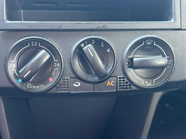 Volkswagen - 2009 - polo - 1.4-16v comfortline - 02-jhp-2 - personenauto - afbeelding 5 van  20