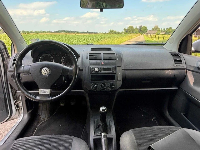 Volkswagen - 2009 - polo - 1.4-16v comfortline - 02-jhp-2 - personenauto - afbeelding 3 van  19