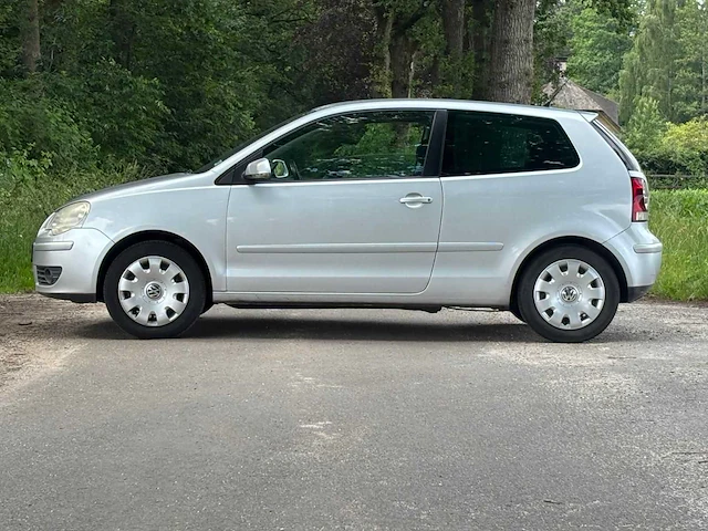 Volkswagen - 2009 - polo - 1.4-16v comfortline - 02-jhp-2 - personenauto - afbeelding 17 van  19