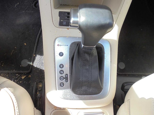 Volkswagen - 2009 - tiguan - 2.0 tsi sport&st.4m - jb-180-v - afbeelding 4 van  16