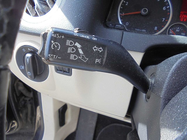 Volkswagen - 2009 - tiguan - 2.0 tsi sport&st.4m - jb-180-v - afbeelding 8 van  16