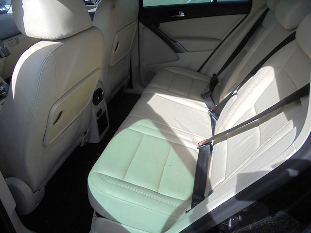 Volkswagen - 2009 - tiguan - 2.0 tsi sport&st.4m - jb-180-v - afbeelding 12 van  16