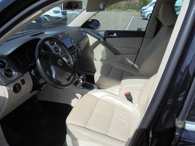 Volkswagen - 2009 - tiguan - 2.0 tsi sport&st.4m - jb-180-v - afbeelding 16 van  16