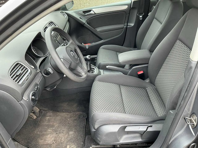 Volkswagen - 2010 - golf - 1.2 tsi tour - personenauto (14-lvj-7) - afbeelding 2 van  19