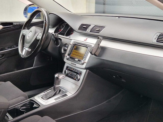 Volkswagen - 2010 - passat variant - 1.4 tsi comfl bluem - 65-lbt-3 - afbeelding 15 van  24