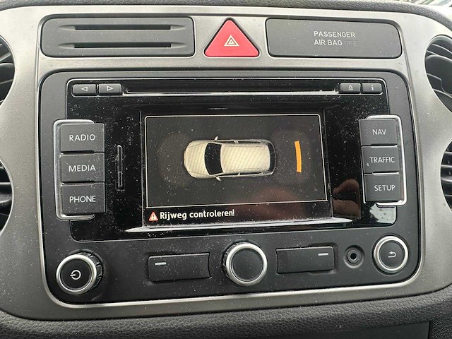 Volkswagen - 2010 - tiguan - 2.0 tsi sport- automaat - personenauto - afbeelding 3 van  5