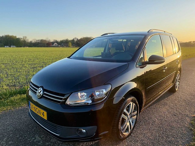 Volkswagen - 2010 - touran - 1.2 tsi comfl. bluem - 01-ngn-4 - afbeelding 4 van  15
