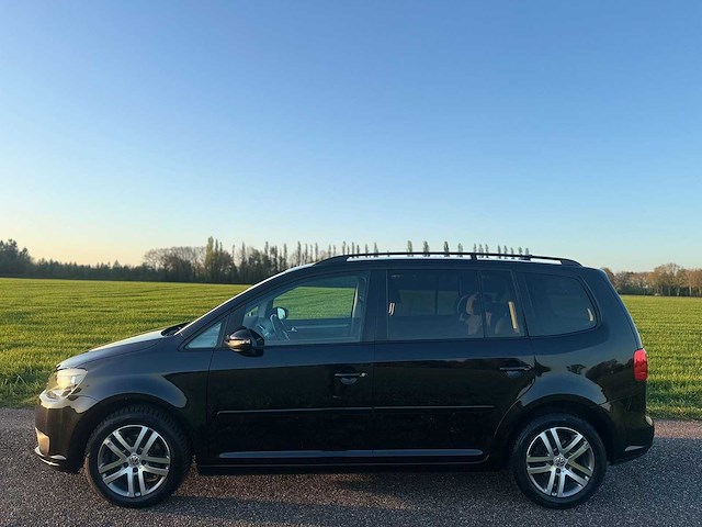 Volkswagen - 2010 - touran - 1.2 tsi comfl. bluem - 01-ngn-4 - afbeelding 6 van  15