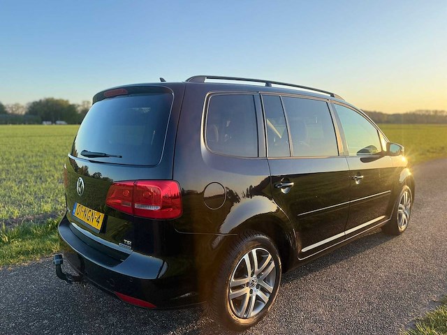 Volkswagen - 2010 - touran - 1.2 tsi comfl. bluem - 01-ngn-4 - afbeelding 7 van  15