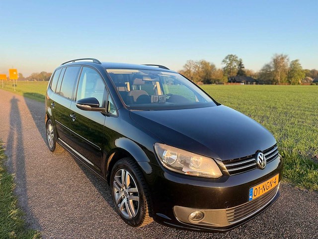 Volkswagen - 2010 - touran - 1.2 tsi comfl. bluem - 01-ngn-4 - afbeelding 9 van  13