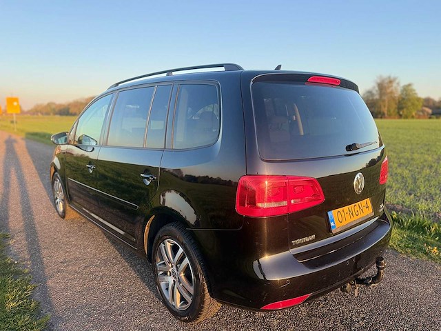 Volkswagen - 2010 - touran - 1.2 tsi comfl. bluem - 01-ngn-4 - afbeelding 11 van  13