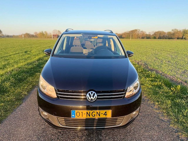 Volkswagen - 2010 - touran - 1.2 tsi comfl. bluem - 01-ngn-4 - afbeelding 12 van  13