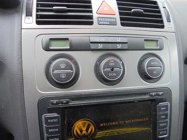 Volkswagen - 2010 - touran - 1.4 tsi trendline - 02-ksz-5 - afbeelding 3 van  16