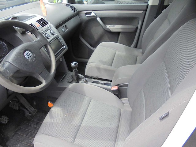 Volkswagen - 2010 - touran - 1.4 tsi trendline - 02-ksz-5 - afbeelding 13 van  16