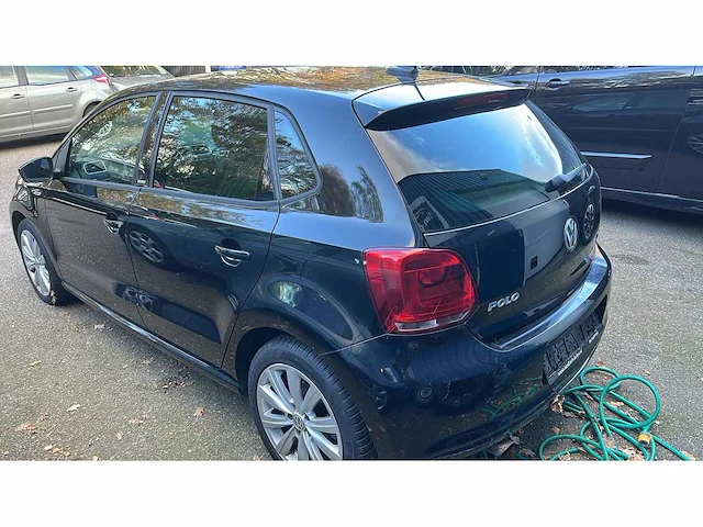 Volkswagen - 2011 - polo - 1.6 tdi highline automaat - 8-zll-21 - afbeelding 3 van  6