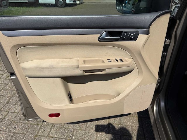 Volkswagen - 2011 - touran - 1.4 tsi comfortline - personenauto - afbeelding 3 van  28