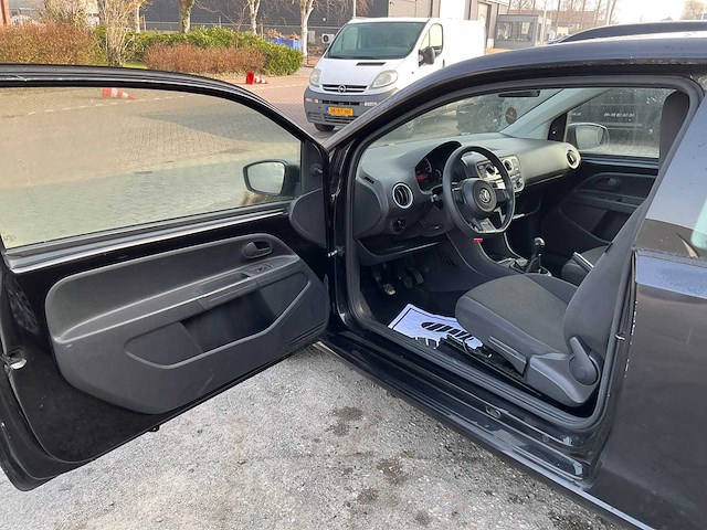 Volkswagen - 2012 - up! - 1.0 take up! bluem. - personenauto (02-xnd-9) - afbeelding 25 van  27