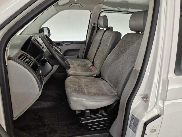 Volkswagen - 2013 - 9 -peroons - transporter kombi - 2.0 tdi l1h1 tr.base - personenauto - afbeelding 11 van  14